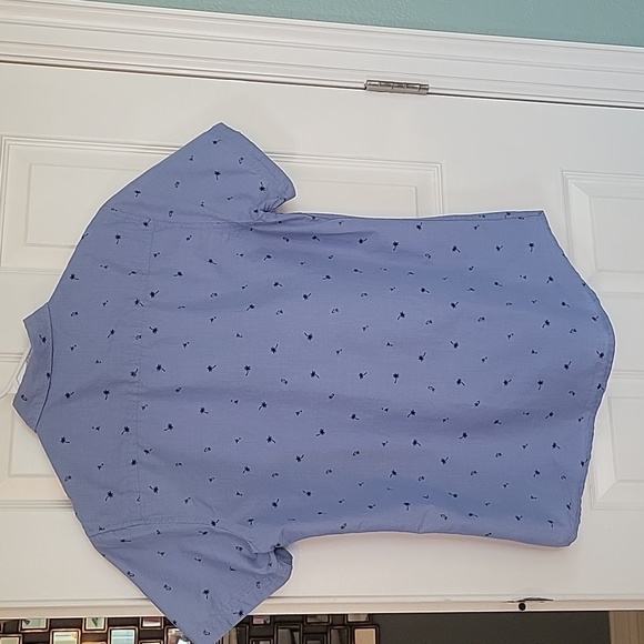 Free Planet short sleeve button up shirt blue with print NWOT durable, hi-qlty, - Picture 5 of 9